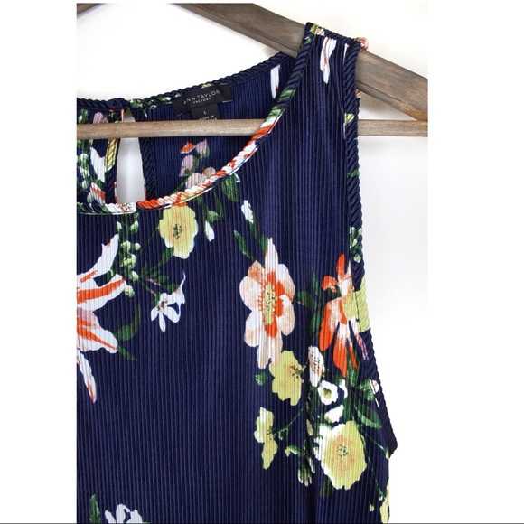 Ann Taylor Crinkle Look Scalloped Hem Floral Sleeveless Top Large - Picture 3 of 9